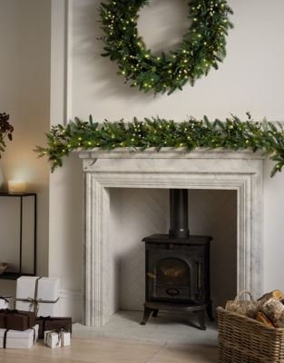 Pre-Lit Townhouse Garland – 180cm