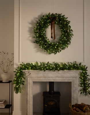 Pre-Lit Townhouse Wreath – 100cm