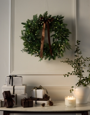 Pre-Lit Townhouse Wreath – 60cm