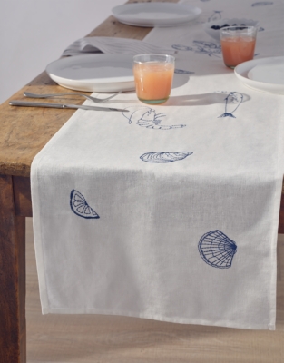 Prise du Jour Embroidered Table Runner