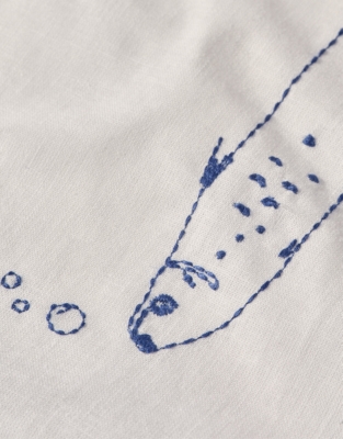Prise du Jour Embroidered Table Runner