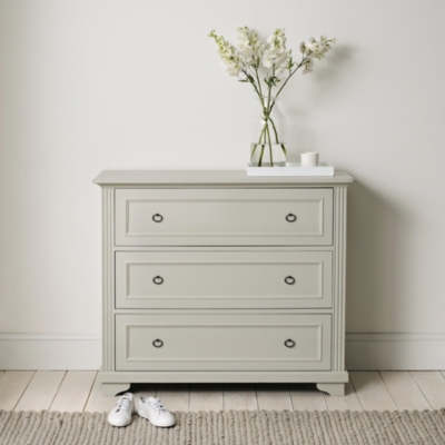 Kolcraft 3 deals drawer dresser