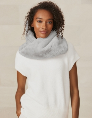 White snood hot sale scarf