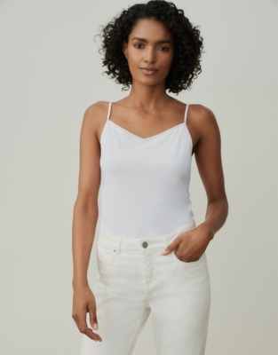 https://whitecompany.scene7.com/is/image/whitecompany/Recycled-Strappy-Cami/A01781_SU22_15_P_S?$M_P_PDP$