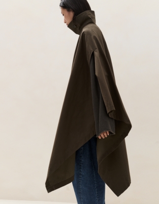Relaxed Cape