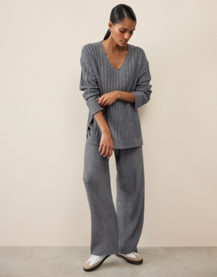 Ribbed V-Neck Lounge Jumper with Cashmere
