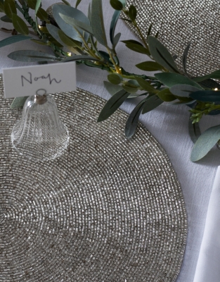 Round Beaded Placemat – Set of 2