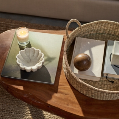 Round Seagrass Tray with Glass Base