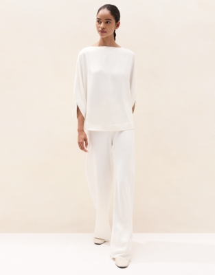 Rounded Silhouette Top