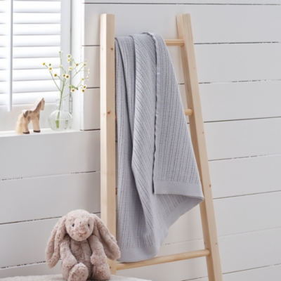 baby dressers and changing tables