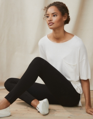 White company 2025 black leggings