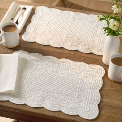 Scalloped Quilted Placemats – Set of 2