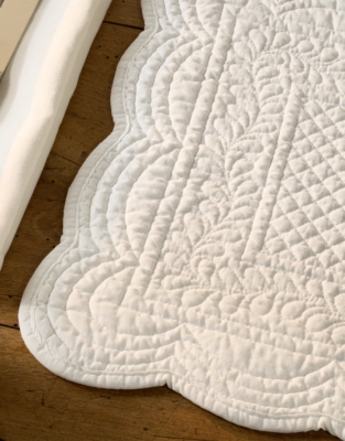 Scalloped Quilted Placemats – Set of 2