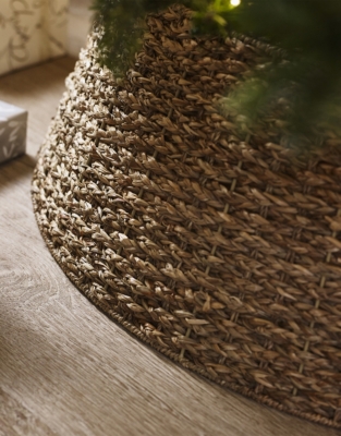 Seagrass Braided Christmas Tree Skirt – Extra Large