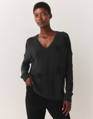 V neck clearance star jumper