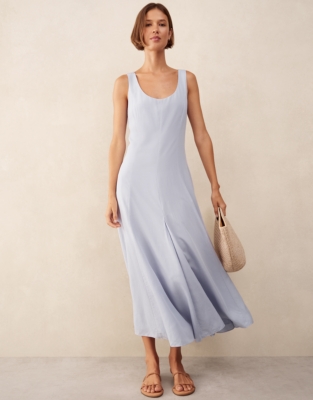 Shaped Scoop Neck Dress