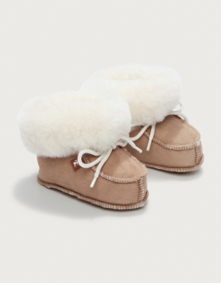 Baby shop sheepskin booties