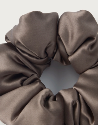 Silk Pillow Scrunchie - Dark Truffle