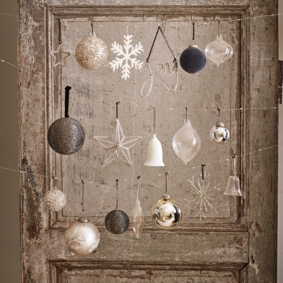 Silver Etched Leaf Bauble – 10cm