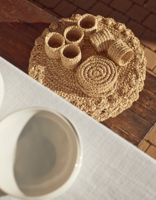 Sisal Round Scalloped Placemats – Set of 2