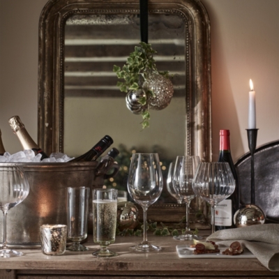 https://whitecompany.scene7.com/is/image/whitecompany/Skye-Optic-Wine-Glasses---Set-of-4/A06875_XS23_2_EL?$M_S_PDP$