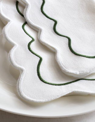 Sloane Scalloped Napkins – Set of 4