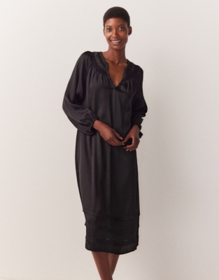 https://whitecompany.scene7.com/is/image/whitecompany/Smocked-Detail-Washed-Satin-Midi-Dress/A04661_AU23_90_P_F?$M_PLP_160x265$