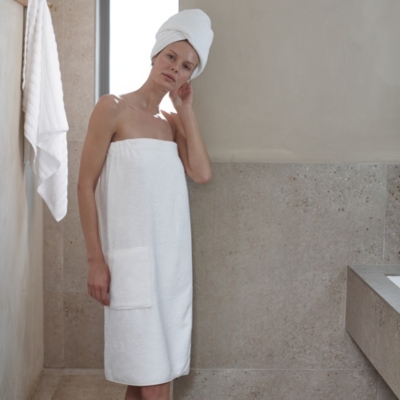 https://whitecompany.scene7.com/is/image/whitecompany/Spa-Body-Wrap-Towel/SPATOWEL01_15_T?$M_PDP_135x135$