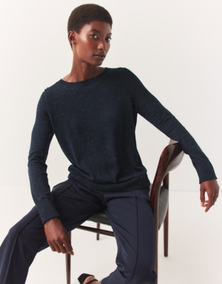 White company hotsell black jumper