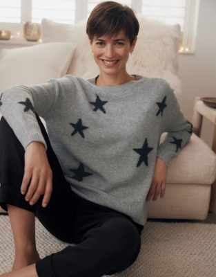 White company 2024 star jumper