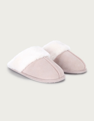 pale pink slippers