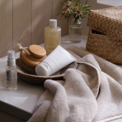 https://whitecompany.scene7.com/is/image/whitecompany/Super-Soft-EcoLoom-Towels/ECOLOOM02_AU23_374_L?$M_S_PDP$