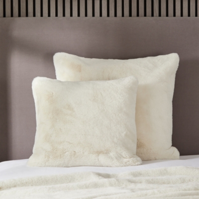 SuperSoft FauxFur Cushion Cover SuperSoft FauxFur Throw & Cushion