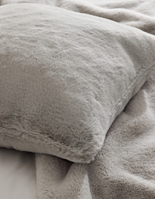 Super Soft Faux Fur Cushion