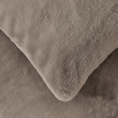 SuperSoft FauxFur Throw & Cushion Cover Collection New In Bedroom