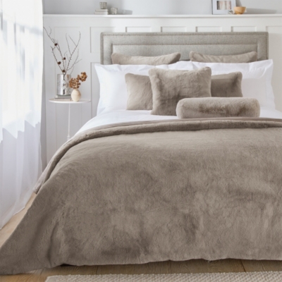Super Soft Faux Fur Throw & Cushion Cover Collection Bed Cover