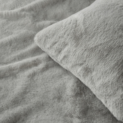 SuperSoft Faux Fur Throw & Cushion Cover Bedroom Sale The White