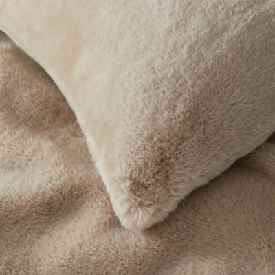 SuperSoft Faux Fur Throw & Cushion Cover Bedroom Sale The White