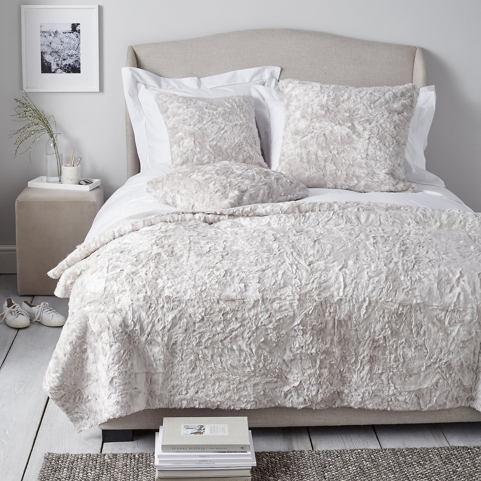bedroom throws and cushions Farmersagentartruiz.com