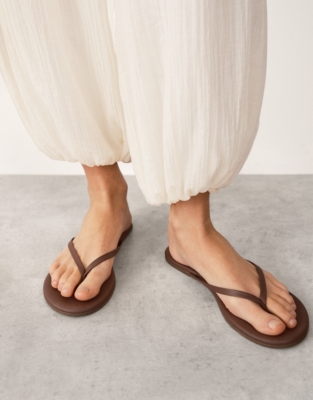 TKEES Lily Round Toe-Post Sandals