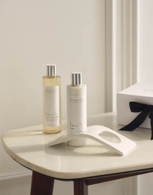 The Bath & Body Deluxe Gift Box