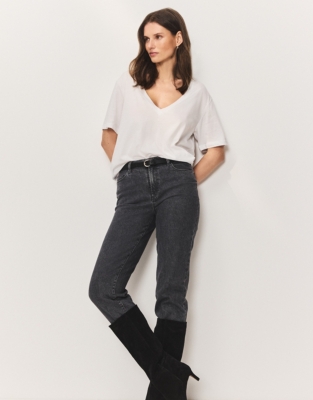 The Everyday Relaxed Lightweight V-Neck T-Shirt