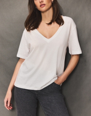 The Everyday Relaxed Lightweight V-Neck T-Shirt