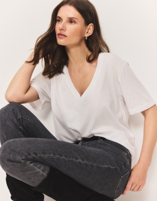 The Everyday Relaxed Lightweight V-Neck T-Shirt