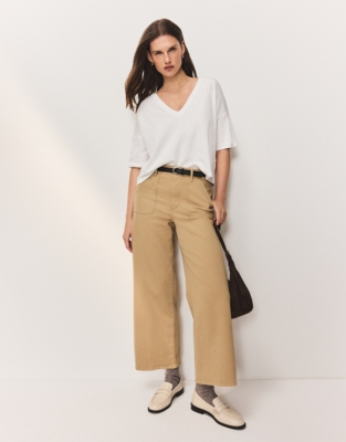 The Ultimate Organic Cotton Cropped V Neck T-shirt
