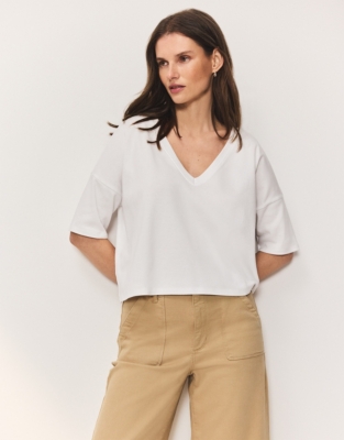 The Ultimate Organic Cotton Cropped V Neck T-shirt