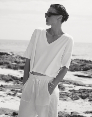 The Ultimate Organic Cotton Cropped V Neck T-shirt