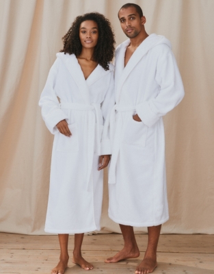 Navy 'Chambers® Hydrocotton Bathrobe with Piping  Williams sonoma home,  Spa like bathroom, Williams sonoma