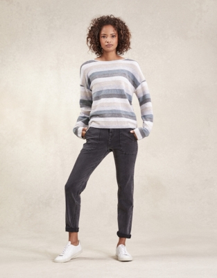 white company boyfriend jeans