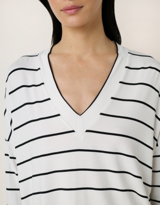 V-Neck Batwing Jersey Top - White/Black